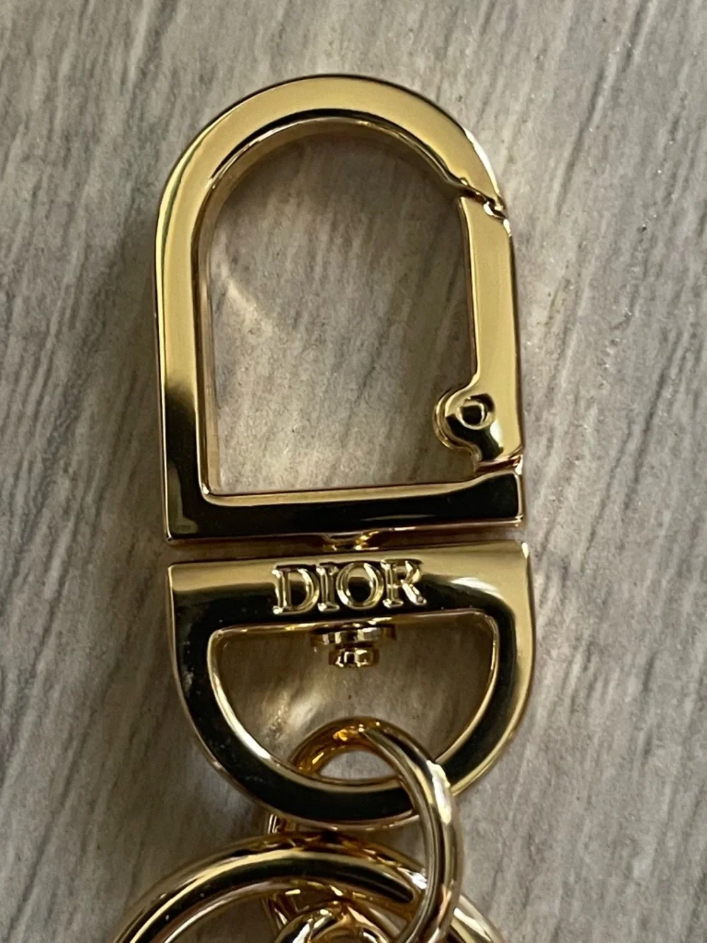 Authentic Dior White and Gold Star Keychain Charm. New. - Picture 4 of 5